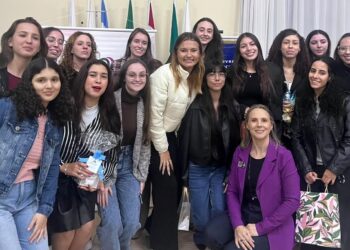 Acadêmicas da Unespar de Campo Mourão participam do Mulher Contabilista