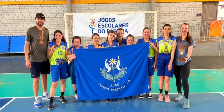 Campo Mourão conquista medalha de bronze no basquete para pessoas com deficiência intelectual nos JEPS
