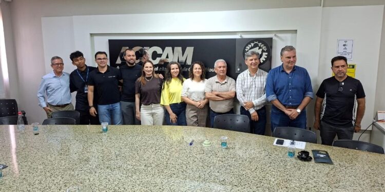Acicam recebe a visita de lideranças empresariais e autoridades de Cianorte
