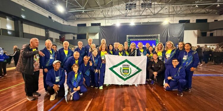 Campo Mourão participa dos 20º Jogos da Integração da Pessoa Idosa em Pontal do Paraná
