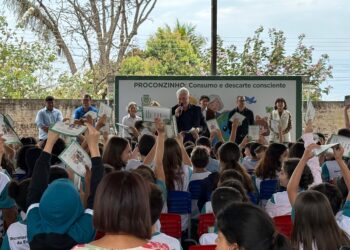 Proconzinho leva educação para o consumo e descarte consciente às escolas municipais de Campo Mourão