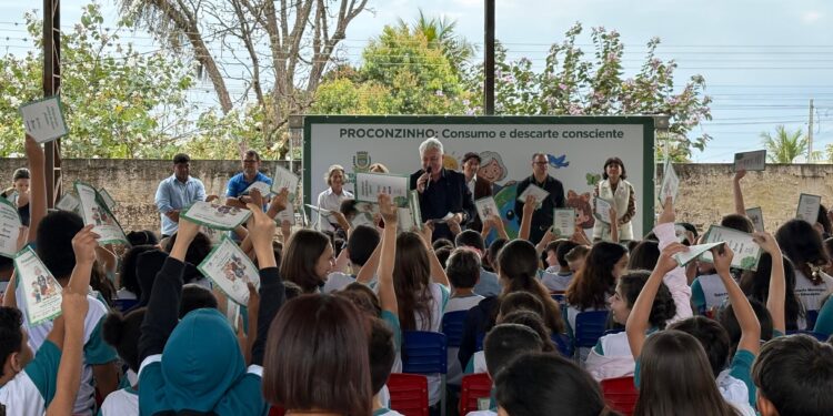 Proconzinho leva educação para o consumo e descarte consciente às escolas municipais de Campo Mourão