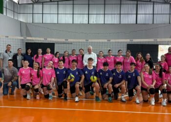 Voleibol de Campo Mourão recebe novos equipamentos e uniformes para fortalecer treinamentos