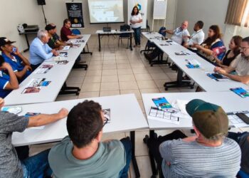 Agricultores familiares recebem orientações sobre microcrédito rural