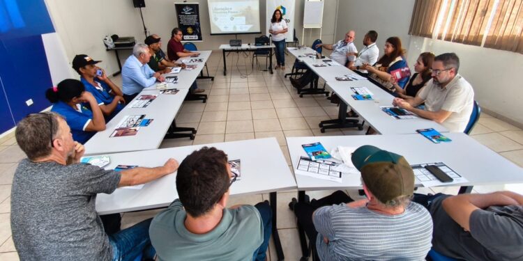 Agricultores familiares recebem orientações sobre microcrédito rural
