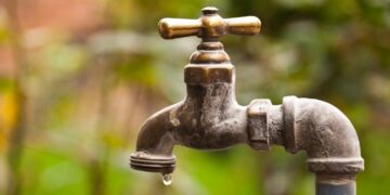Procon solicita esclarecimentos da Copel e Sanepar sobre falta de energia e água em Campo Mourão