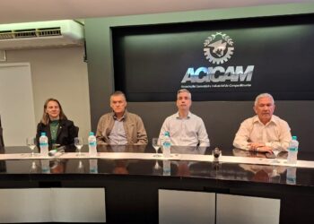 Candidatos receberam Caderno de Propostas Estratégicas em Campo Mourão