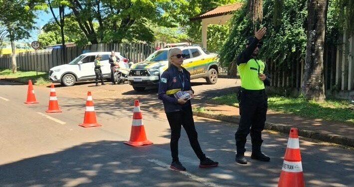 Blitz abre Semana Nacional do Trânsito em Campo Mourão