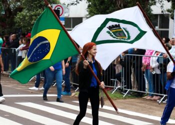 Desfile de 7 de Setembro fecha ruas na área central de Campo Mourão
