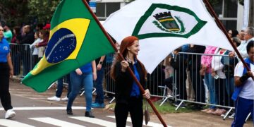 Desfile de 7 de Setembro fecha ruas na área central de Campo Mourão