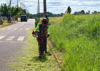 Prefeitura mantém rotina de roçadas e reforça cuidados com espaços públicos de Campo Mourão