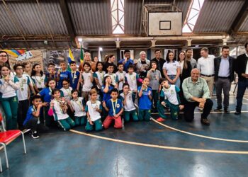 Projeto de educação ambiental arrecada meia tonelada de tampinhas de plástico