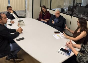 Prefeitura de Campo Mourão alinha avanços para conclusão do AME em reunião na Secretaria de Estado da Saúde