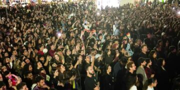 Carol Biazin emociona público e encerra turnê em show histórico em Campo Mourão