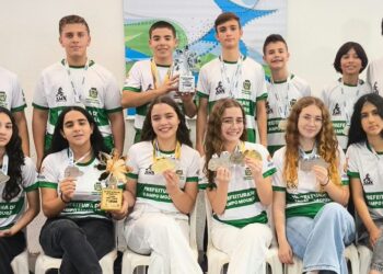 Campo Mourão conquista título geral feminino e vice-campeonato masculino no xadrez dos Jogos da Juventude do Paraná
