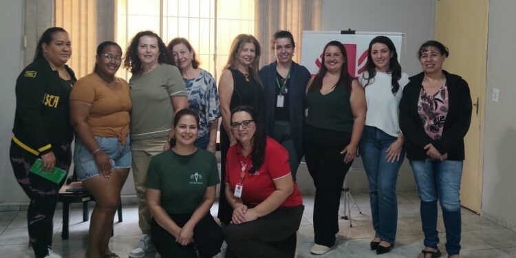 Oficina “MEI para Elas” leva informação sobre formalização de empreendedoras mulheres da Costura Criativa na Cáritas de Campo Mourão
