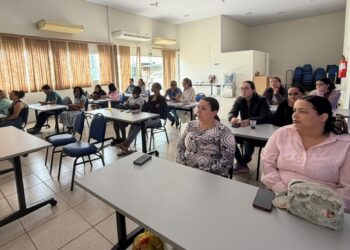 Capacitação aprimora técnicas de coleta de exames pediátricos em Campo Mourão