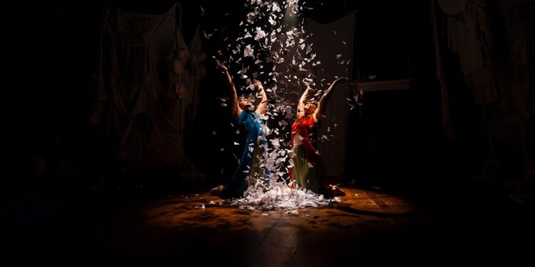 FETACAM 2026 reúne artistas de diferentes regiões do país e transforma Campo Mourão em palco do teatro brasileiro