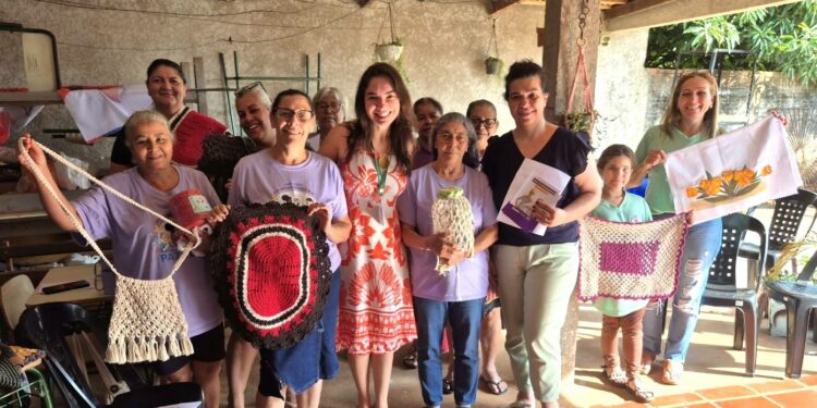 Parceria entre Unespar e Casa do Empreendedor promove capacitação financeira para mulheres da agricultura familiar e artesanato